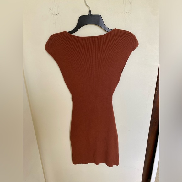 Wilfred Ribbed Cutout Dress - Picture 4 of 4